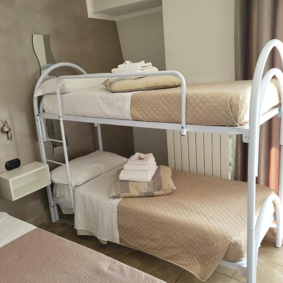 Rainbow Sweet Rooms Valmontone Exterior foto