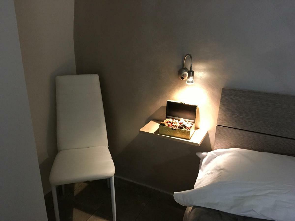Rainbow Sweet Rooms Valmontone Exterior foto